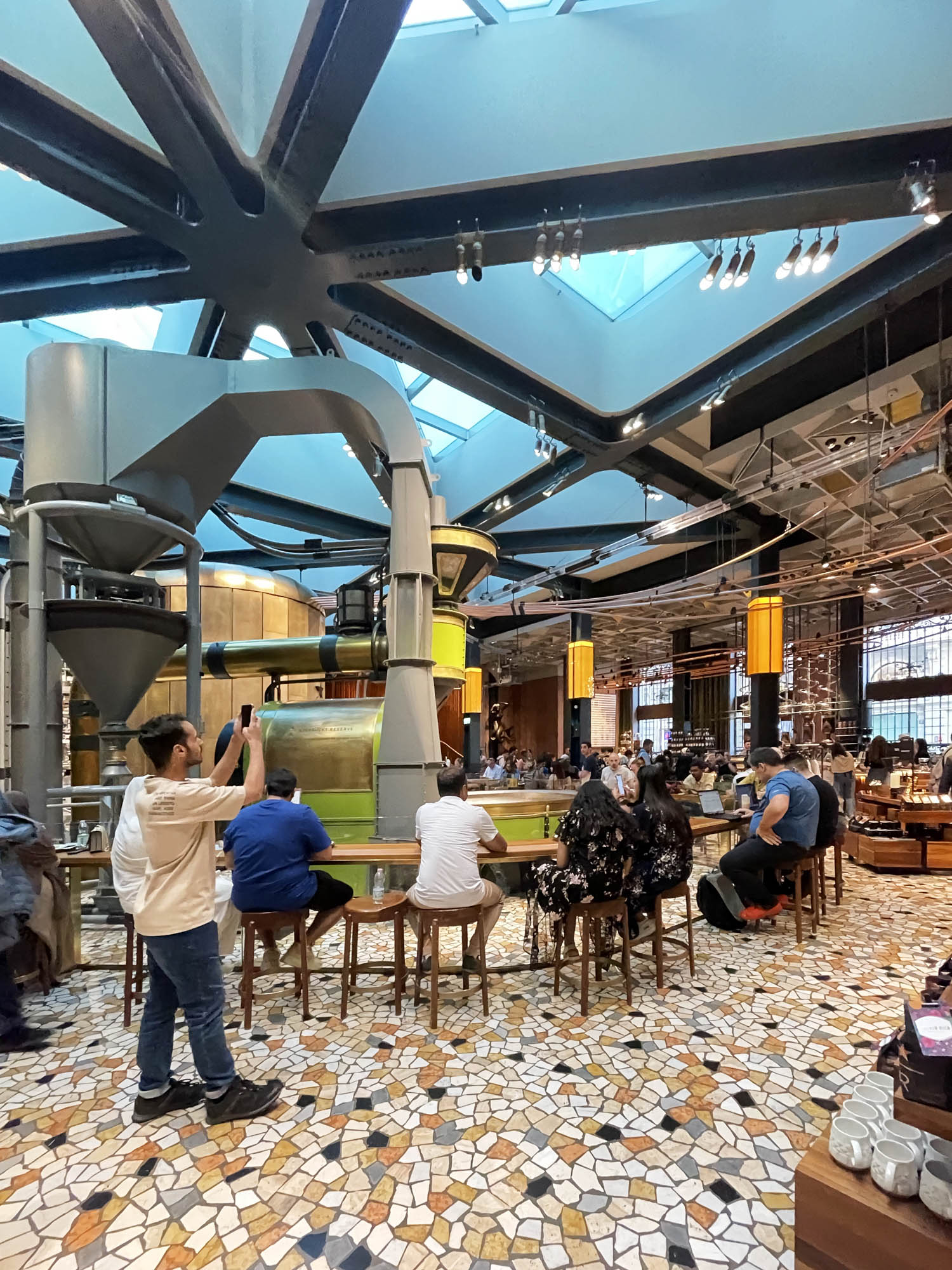 89 caffe Milano Starbucks Reserve 04