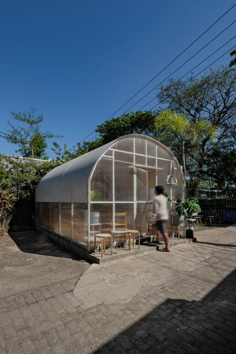 95 Cafe in Makassar MKO Culture INS Studio 02 768x1152