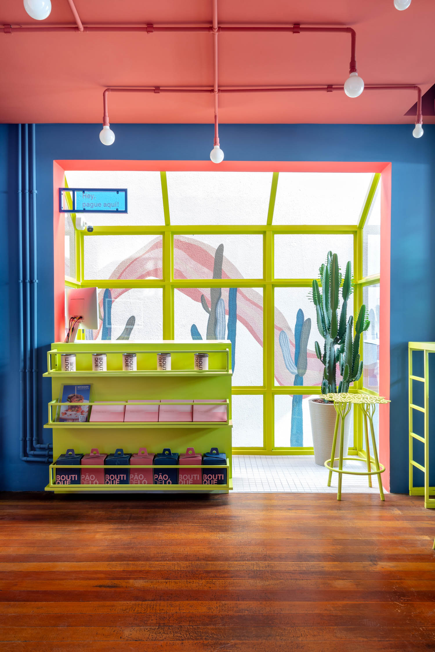 99 Curitiba Brasil cafe Boutique Do PAO DE LO Pastry Shop and Coffee MOCA Architecture 02