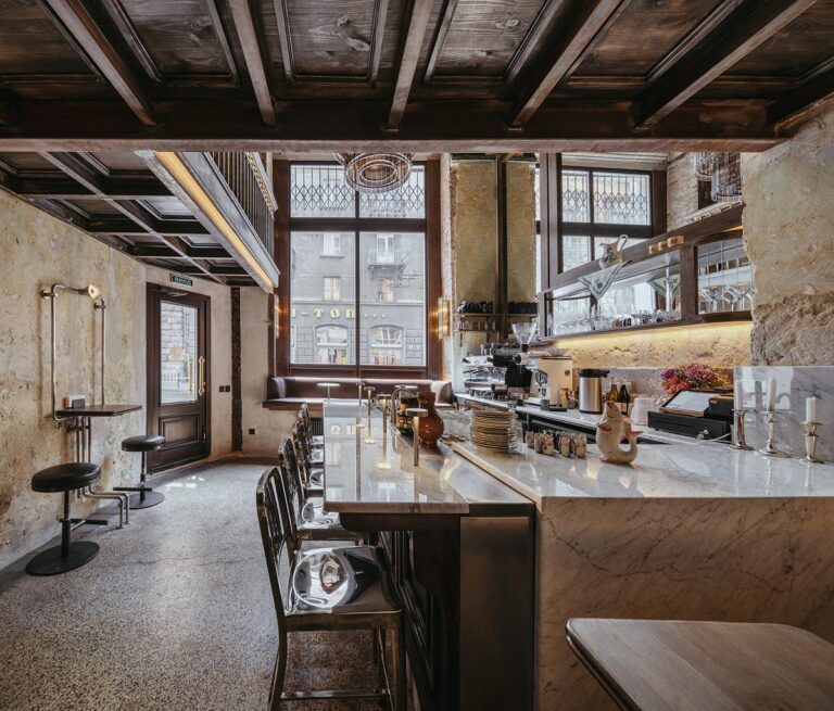 Siavo Dive Bar / Lviv / Replus Bureau - Best Cafe Designs