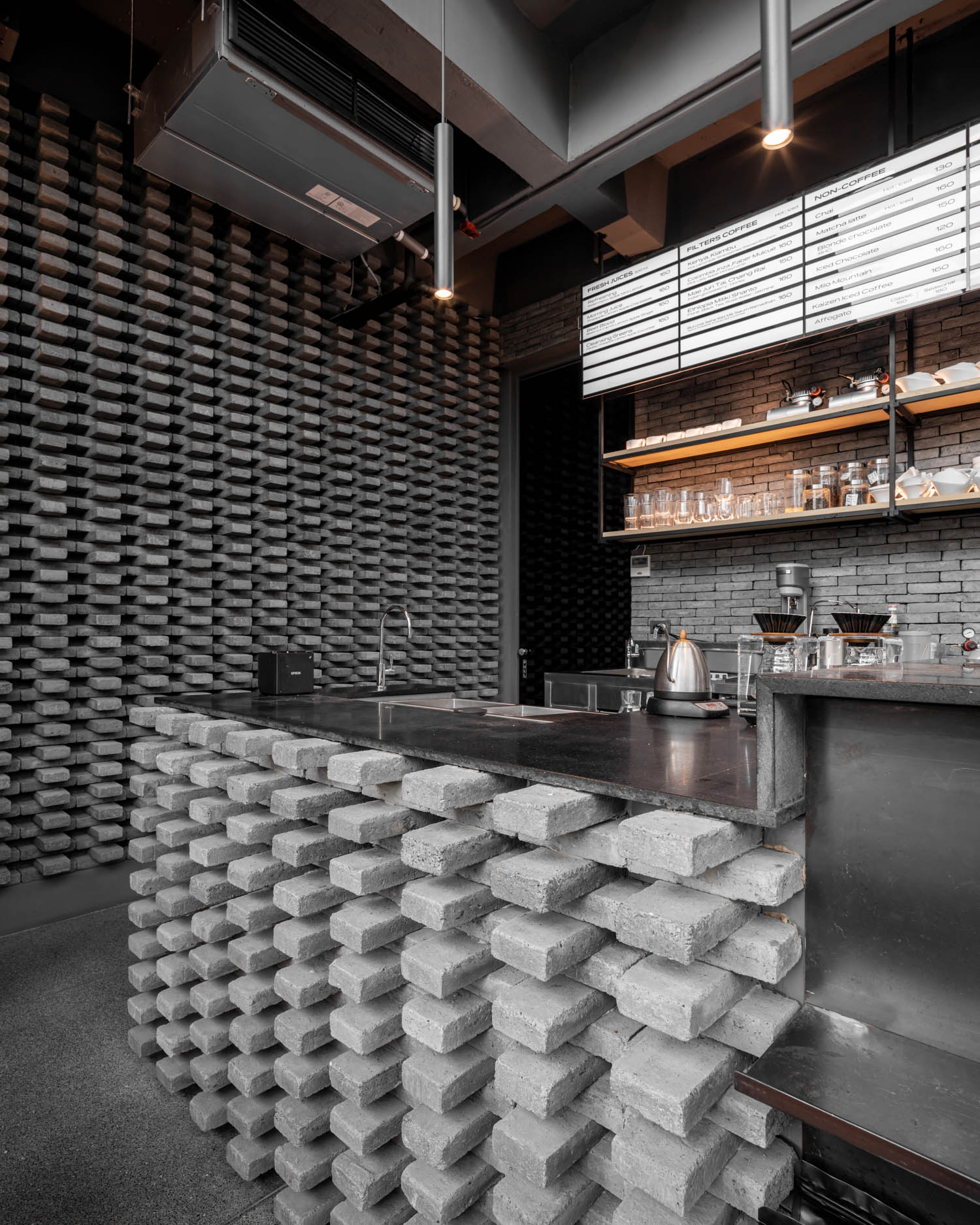 Kaizen Coffee / Spacecraft / Bangkok